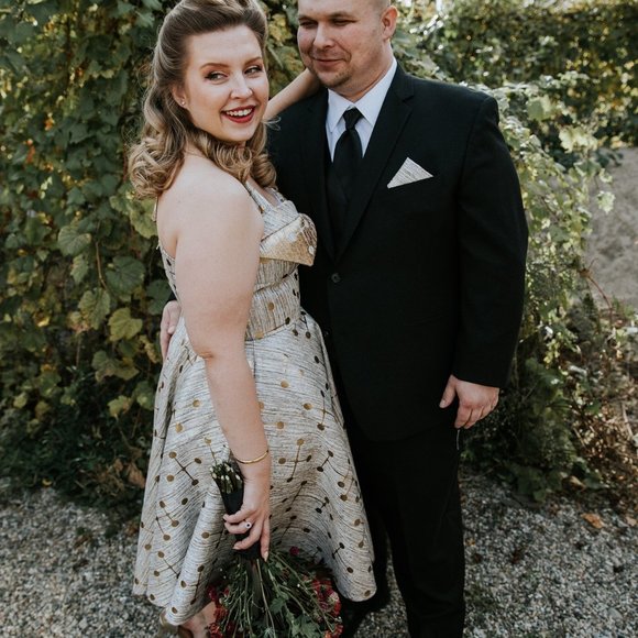 Meet your Posher, Amber - Picture 1 of 3